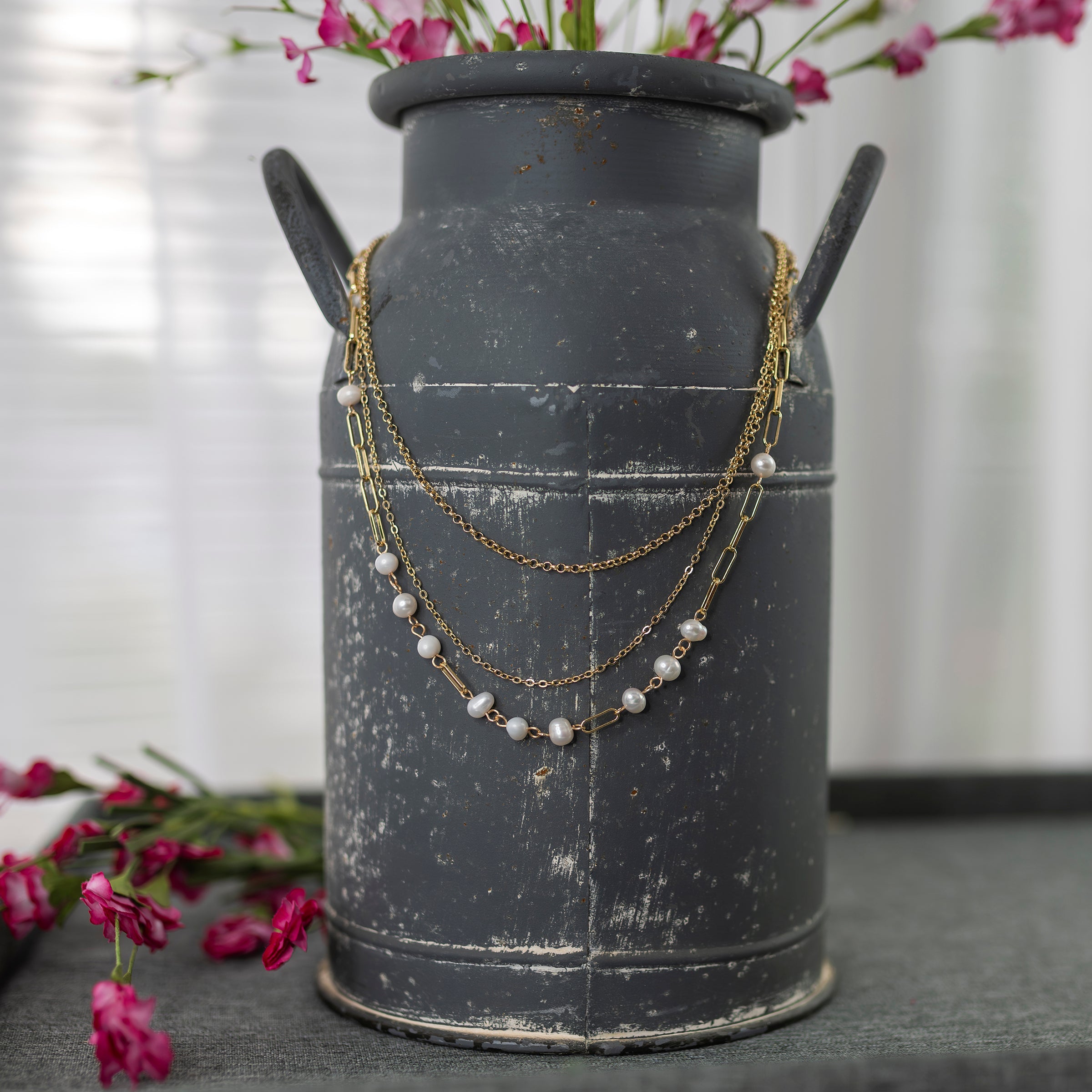 Coquette gold necklace - P's One-Stop Shop 