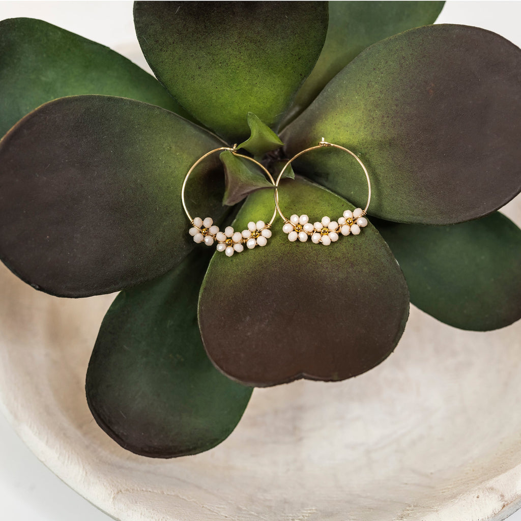 Daisy gold earrings - P's One-Stop Shop 