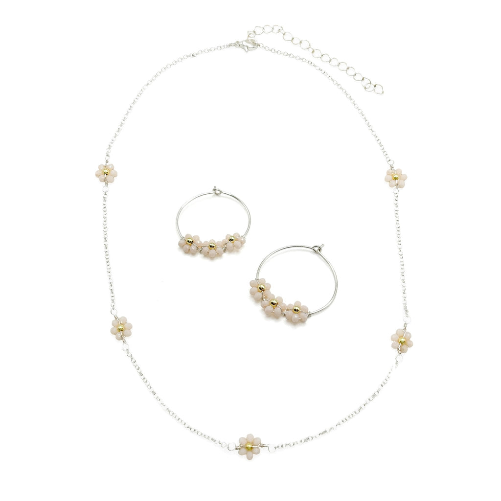 Daisy silver necklace - P's One-Stop Shop 