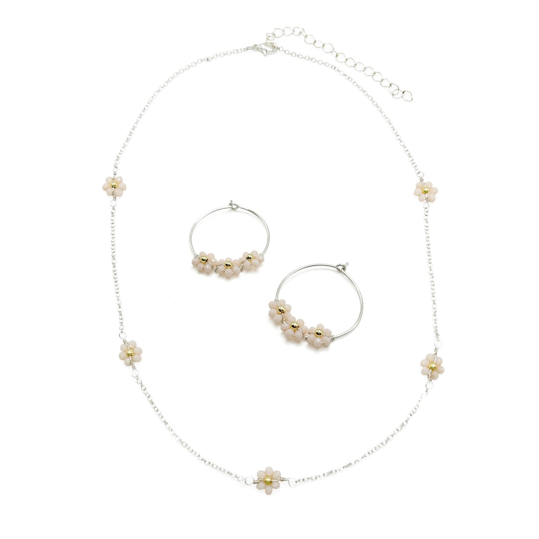 Daisy silver necklace - P's One-Stop Shop 