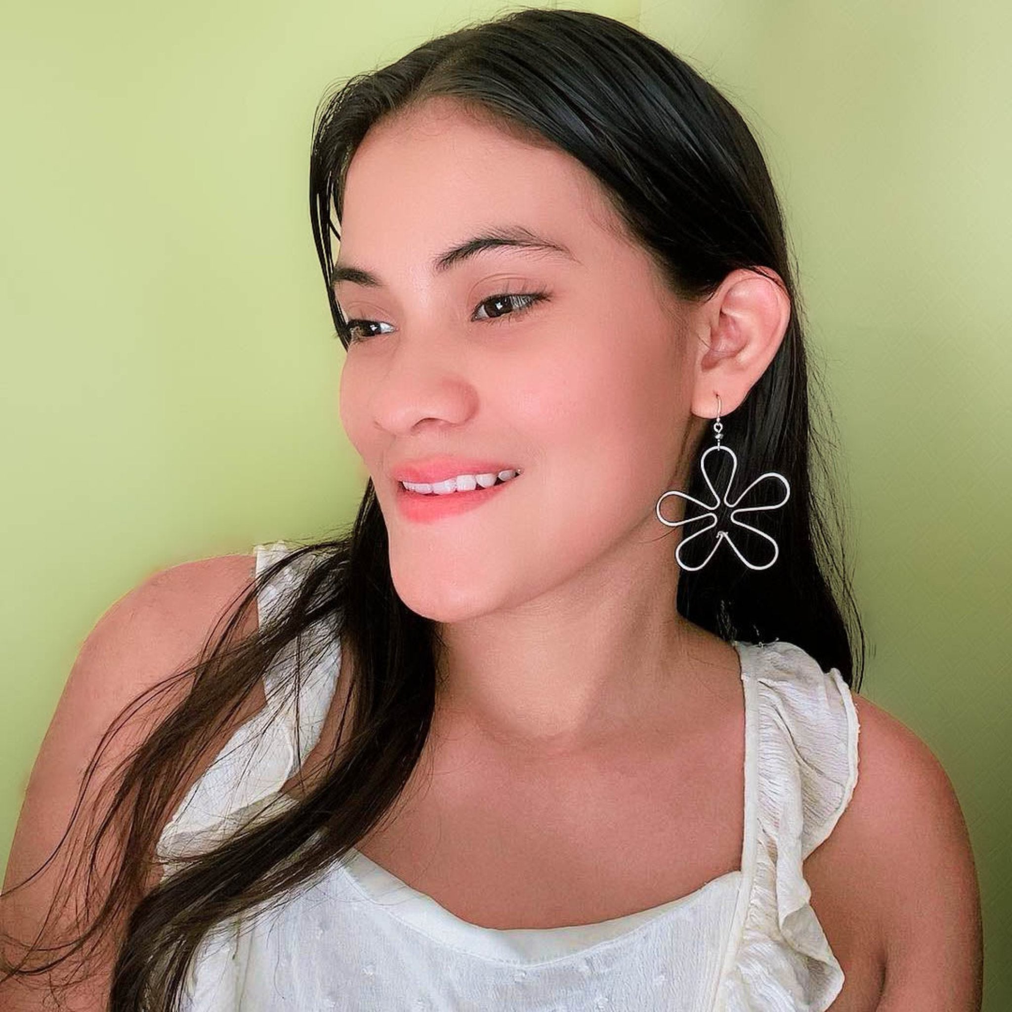 Hibiscus silver earrings - P's One-Stop Shop 