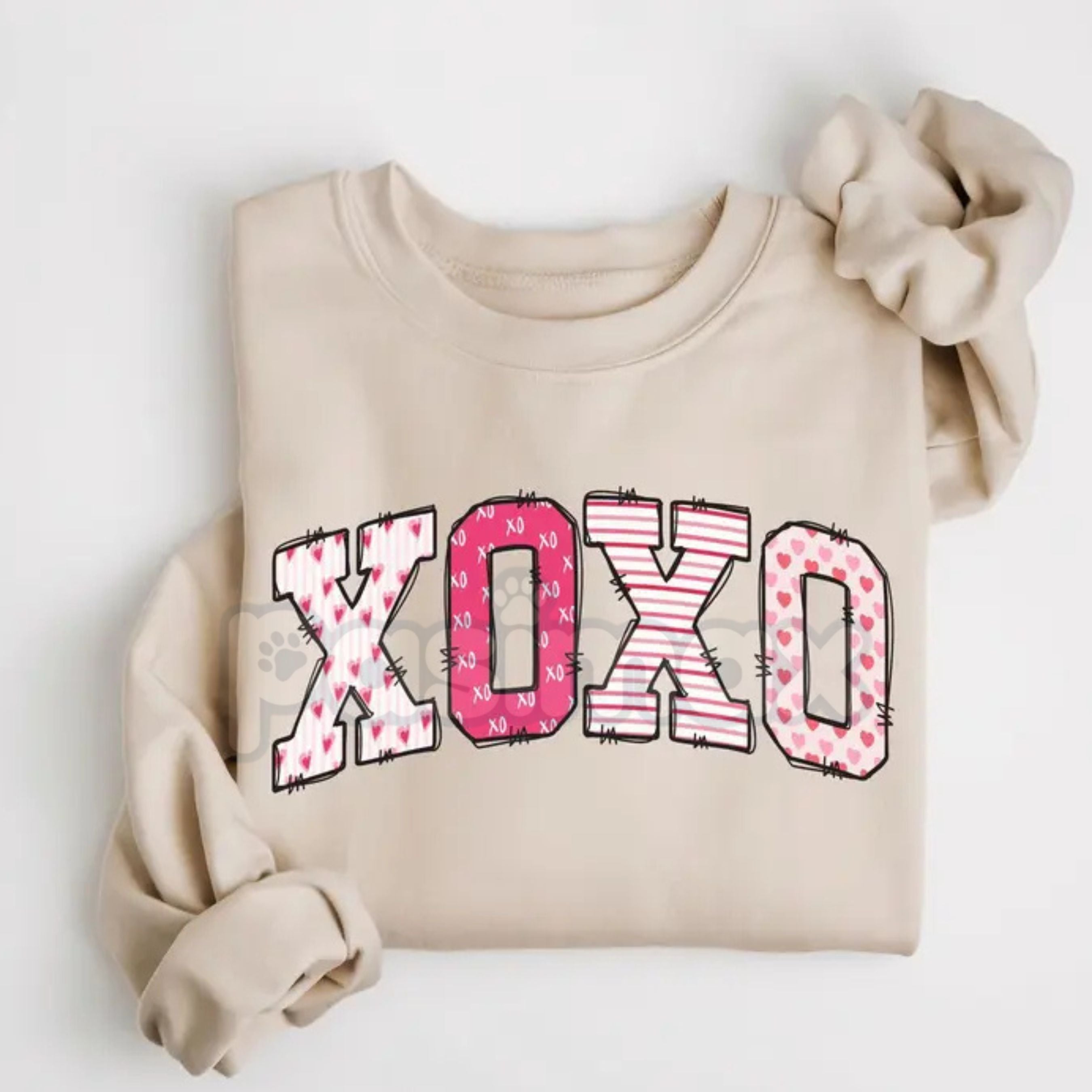 Preppy Valentines Day Sweatshirt | XOXO Sweater | Women's Retro Valentine Crewneck | Aesthetic Preppy Valentine Outfit | Trendy Love Hearts Graphic Jumper - P's One-Stop Shop 