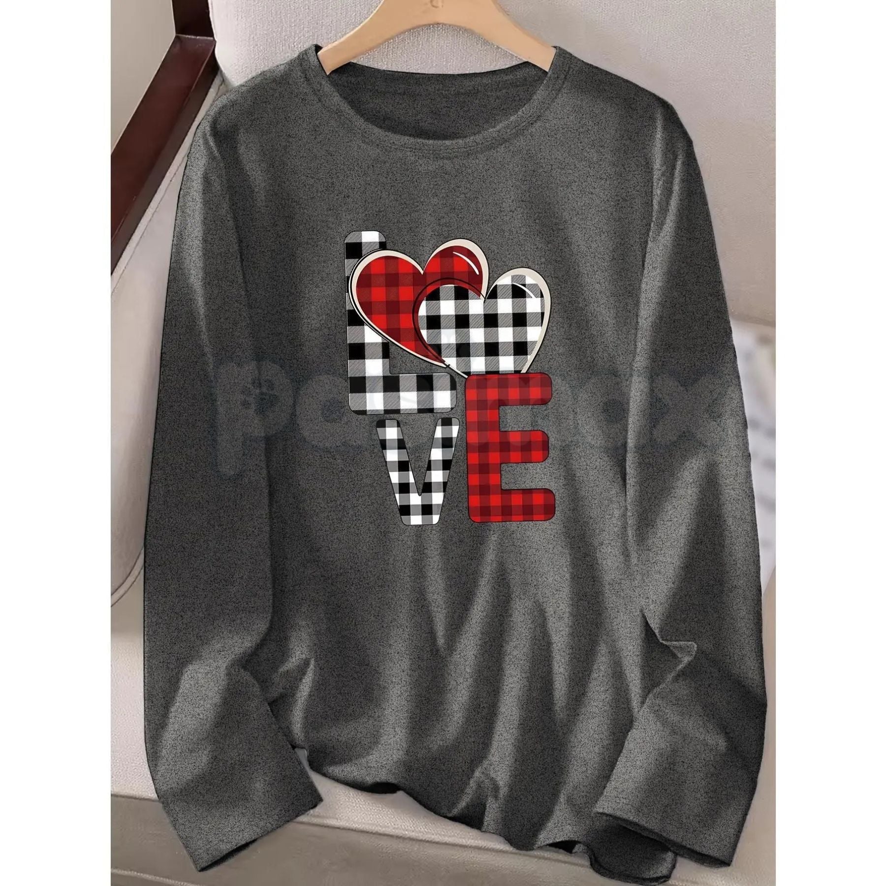 Valentine’s Day Heart Pattern Long Sleeve T-Shirt – Autumn Winter Romantic Graphic Tee for Men & Women - P's One-Stop Shop 